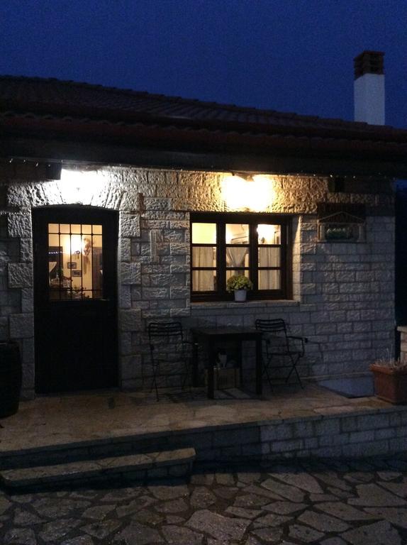 Oihalia Guesthouse Fidhákia Exterior foto